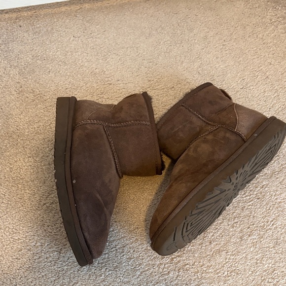 Brown Mini Uggs - Picture 4 of 9